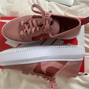 NIKE COURT VISION ALTA TXT PLATFORM SNEAKERS